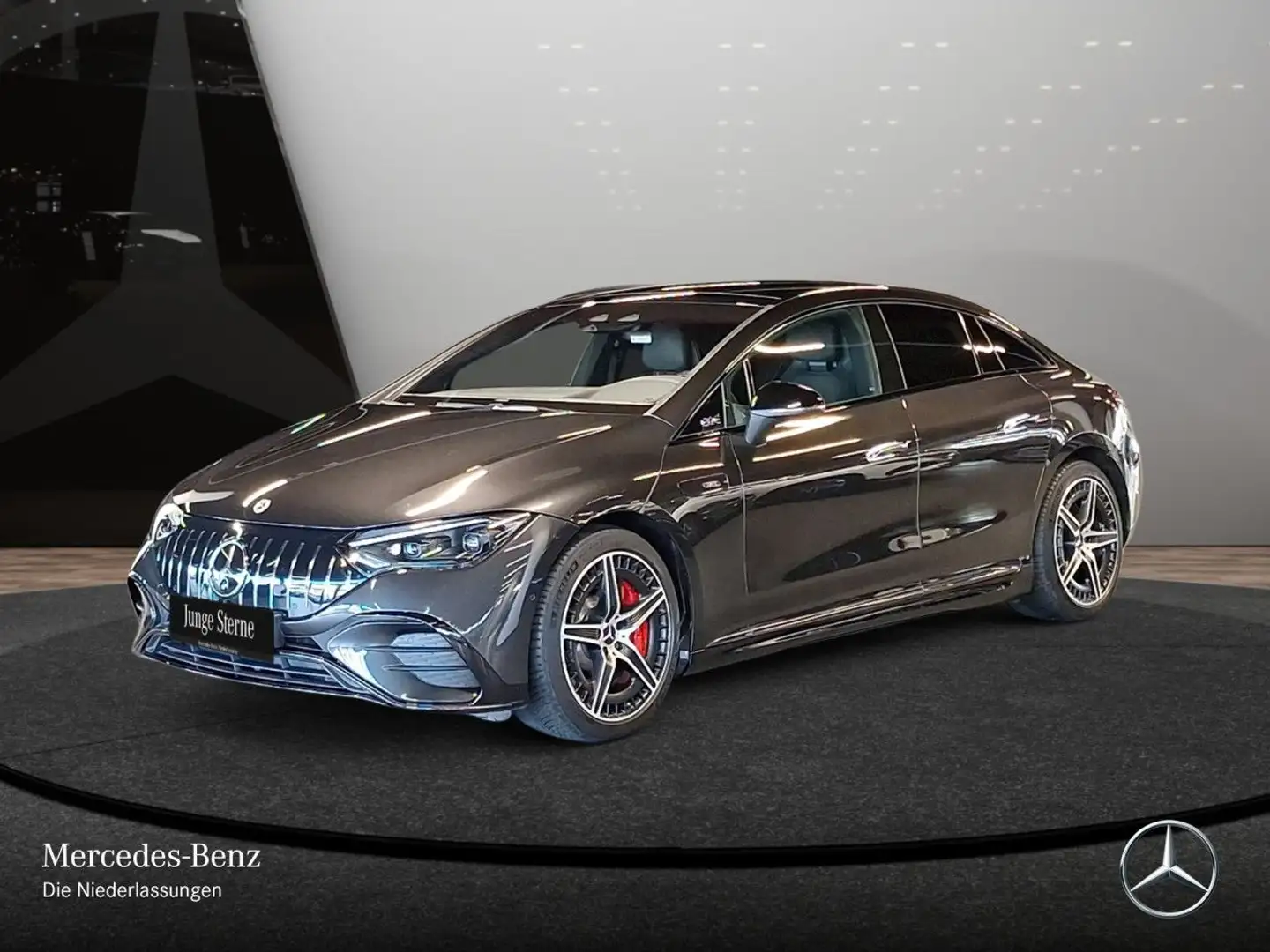 Mercedes-Benz EQE 43 AMG 4M Fahrass Airmat Pano Burmester Distr. Grau - 2