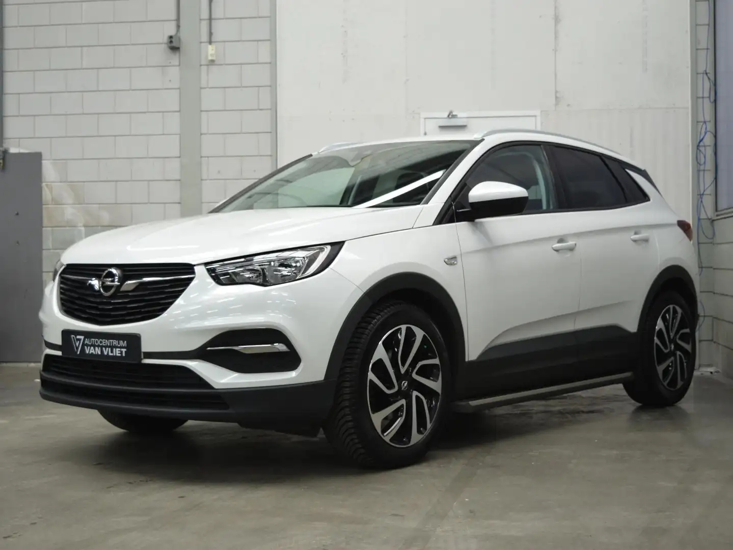 Opel Grandland X 1.2 Turbo Business + 130 PK | NAVIGATIE & CARPLAY Weiß - 2