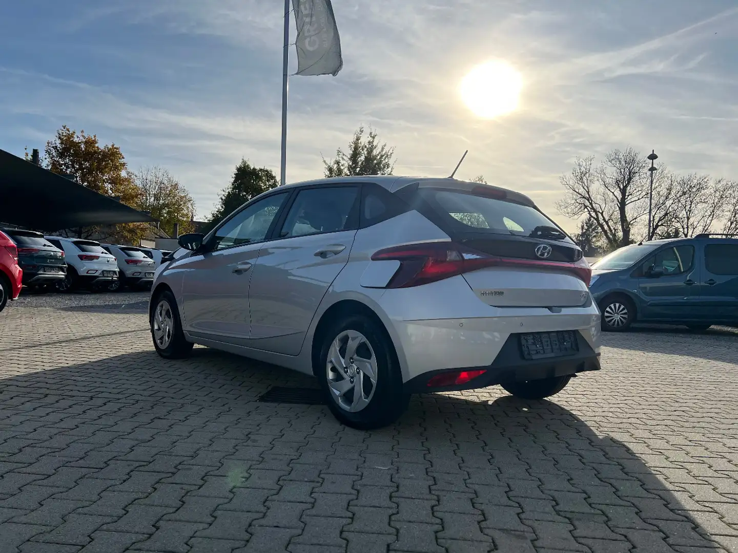 Hyundai i20 1.2 Select *Sitzheizung PDC Klima DAB+* Silber - 2