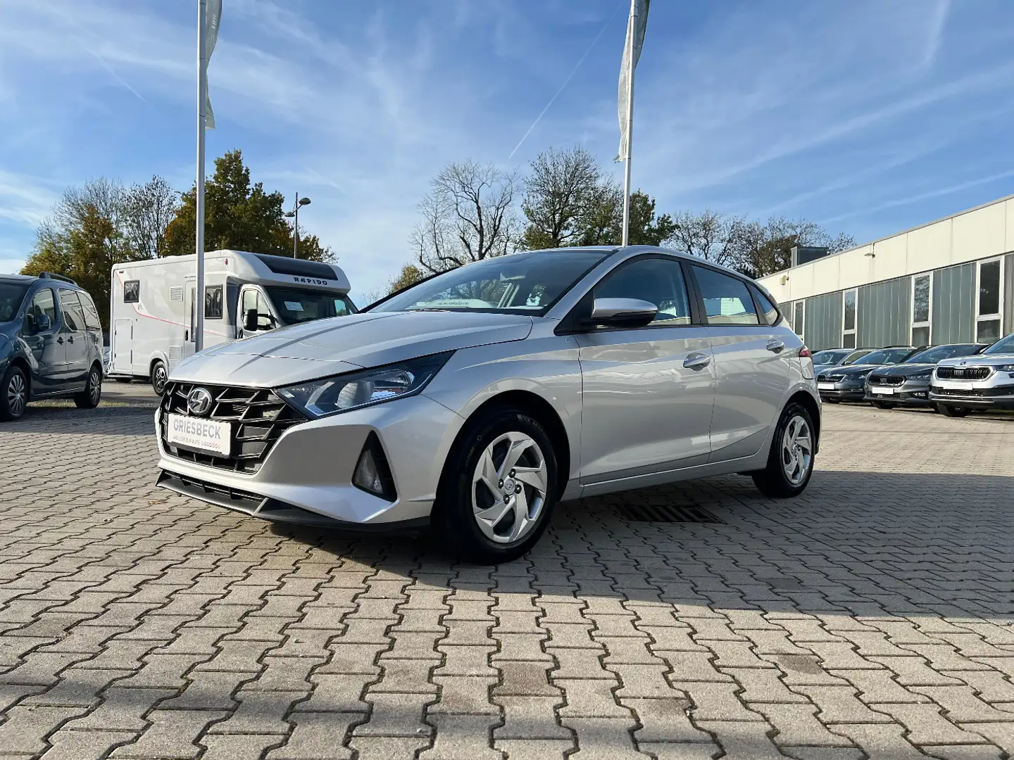 Hyundai i20 1.2 Select *Sitzheizung PDC Klima DAB+* Silber - 1
