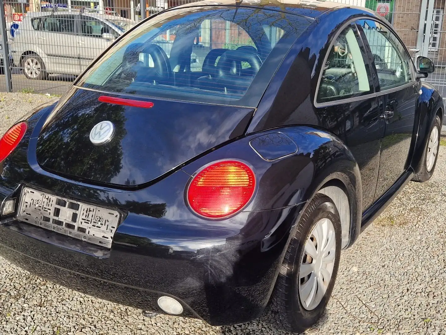Volkswagen New Beetle 2.0 Чорний - 2