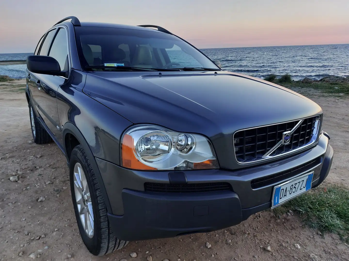 Volvo XC90 XC90 2.4 d5 Executive 185cv auto N1 Grau - 1