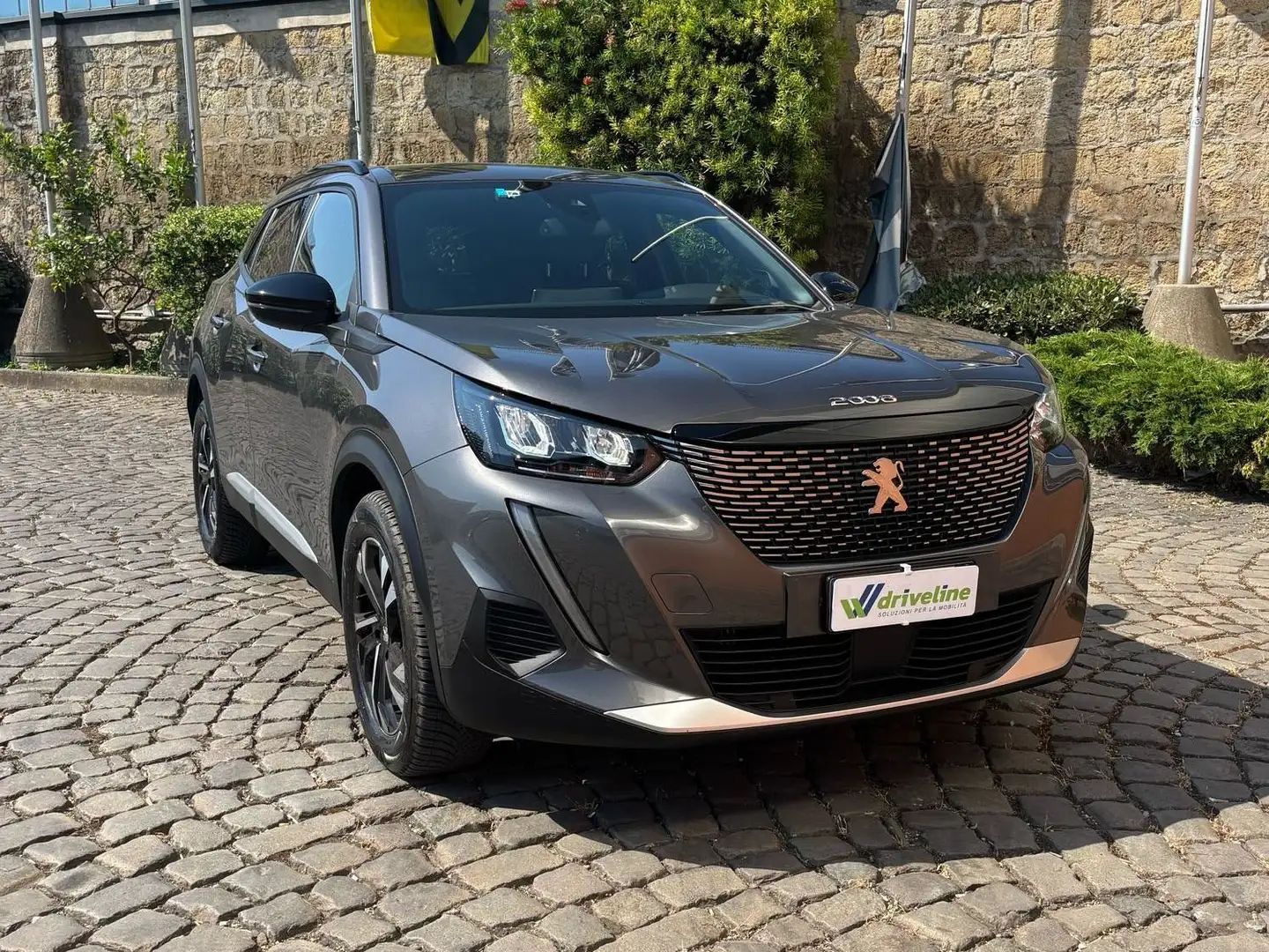Peugeot 2008 2008 II 2023 1.2 puretech Allure s Grijs - 1