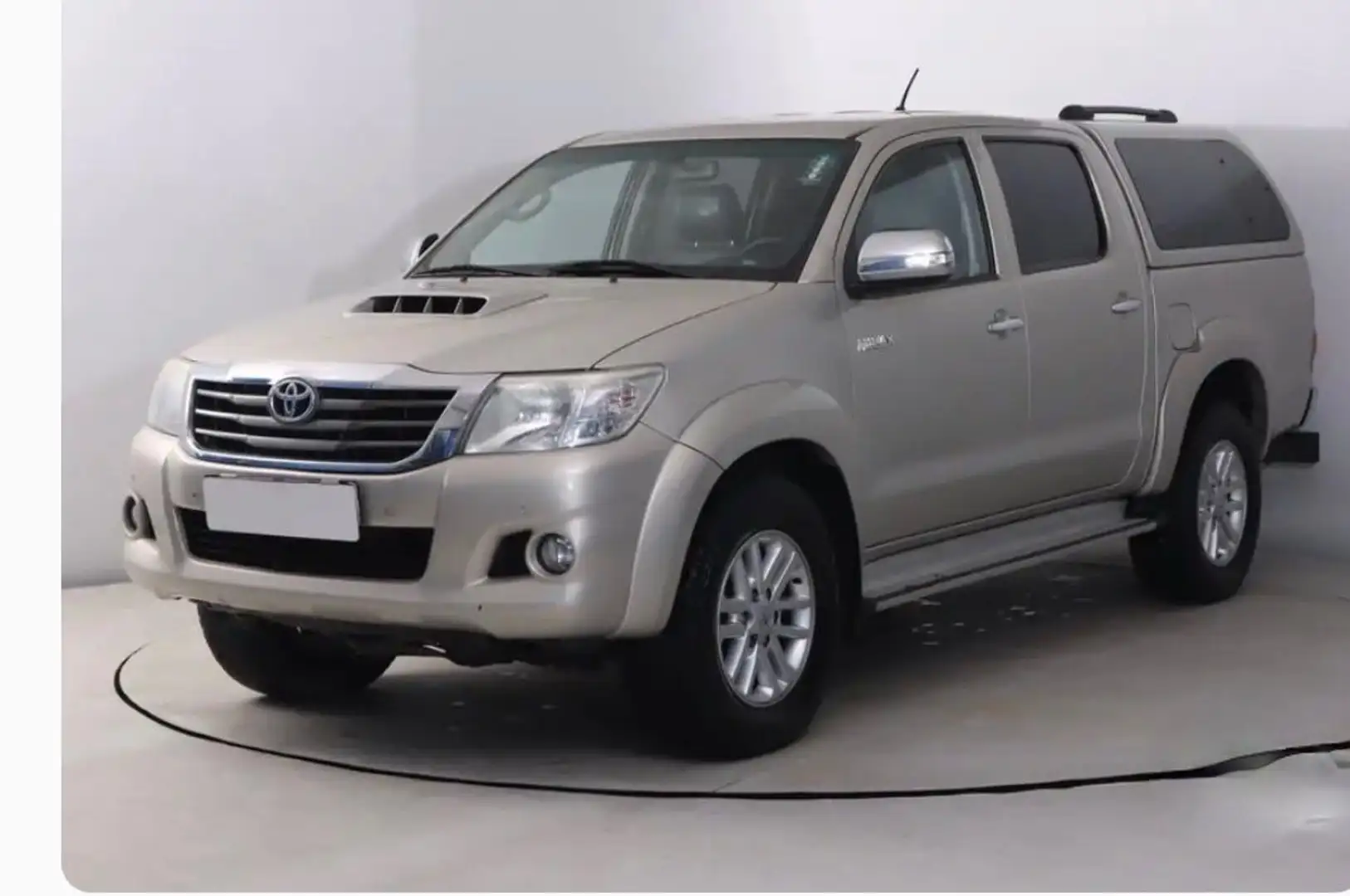 Toyota Hilux 3,0D-4D AutomatikLederNaviKamera VOLL Or - 2