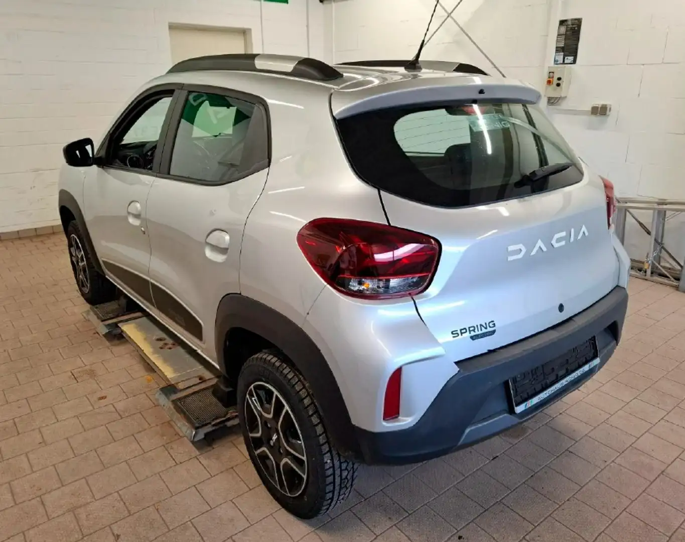 Dacia Spring Essential 45 Klima - Bluetooth Silber - 2
