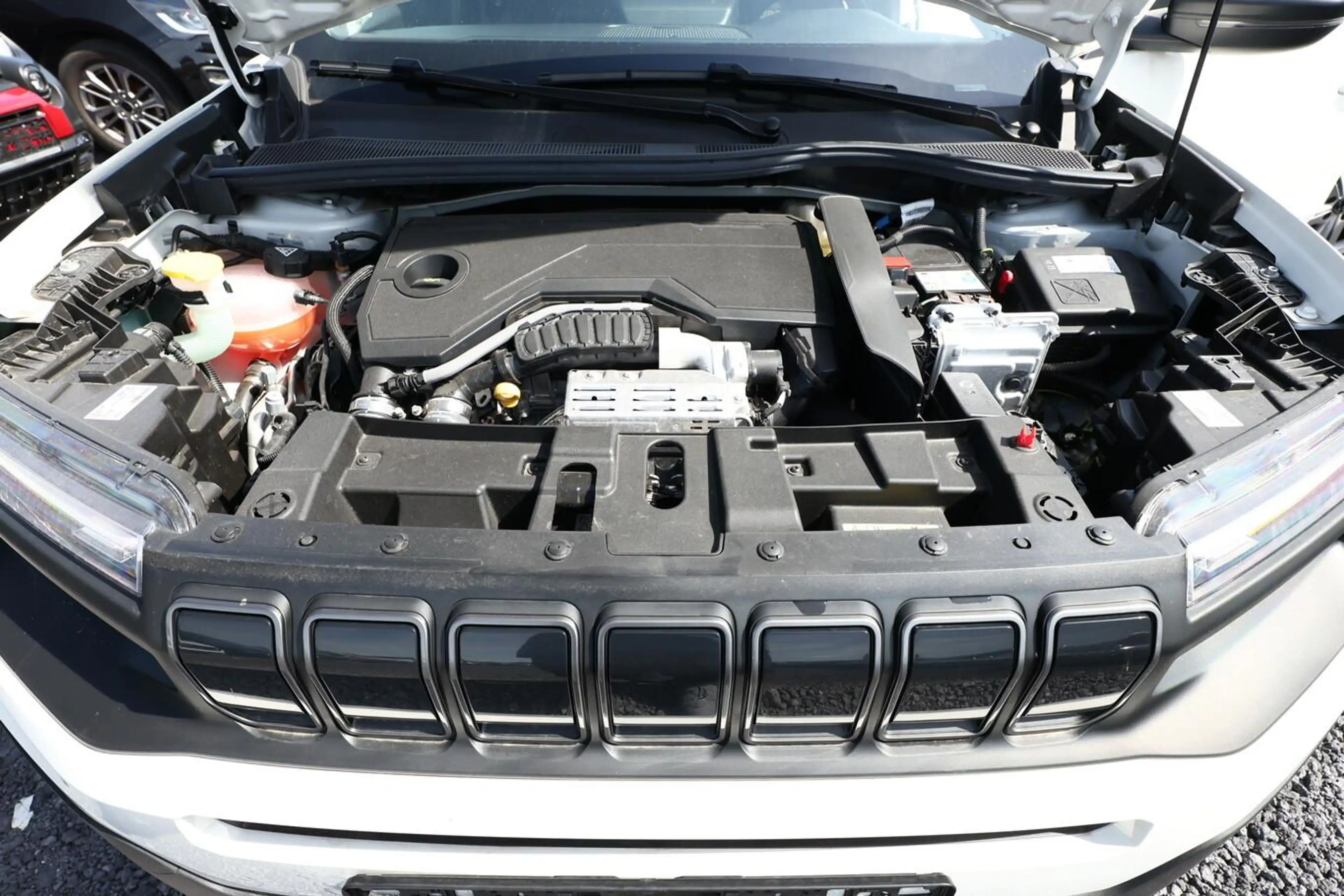 Jeep Avenger Longitude Hybrid 110 Nav LED SHZ LM16Z 74 kW (1... — photo 12