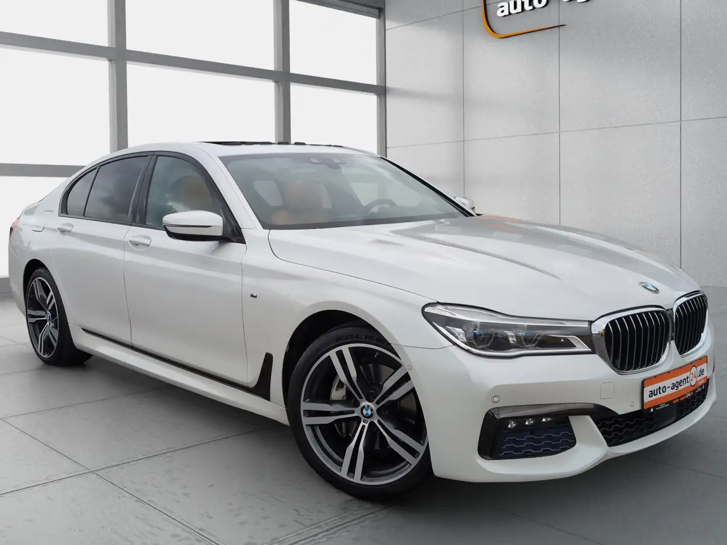BMW 730 730d xD M-Sport/Laser/360°/StHzg/Massage/Softclose Weiß - 1