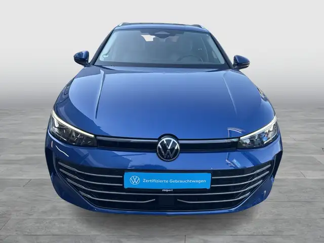 Volkswagen Passat view 8