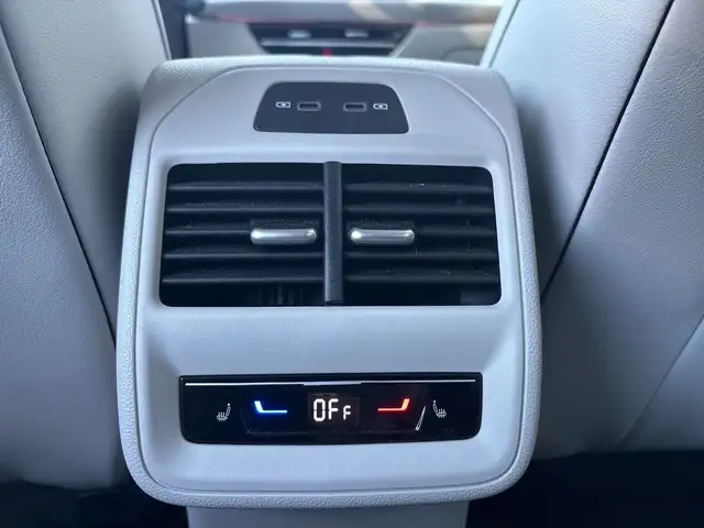 Volkswagen Passat view 12