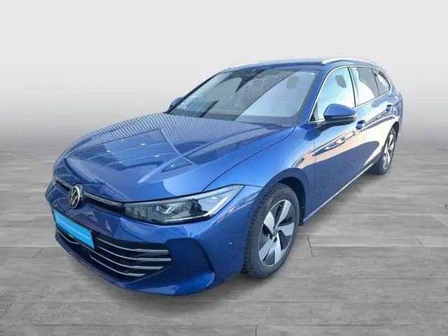 Volkswagen Passat view 2