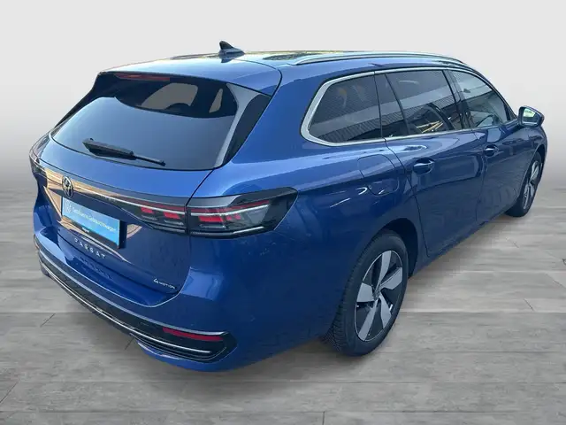 Volkswagen Passat view 6