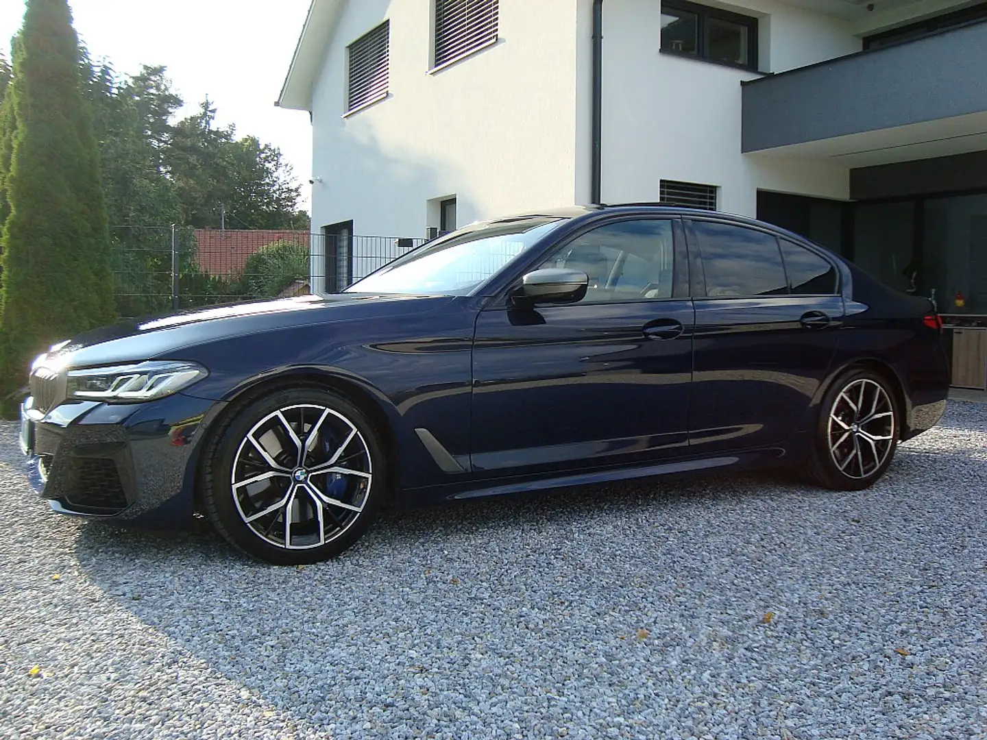 BMW 550 550i XDrive Voll 1-Hand 530 PS LCI Facelift Top !! Blauw - 2