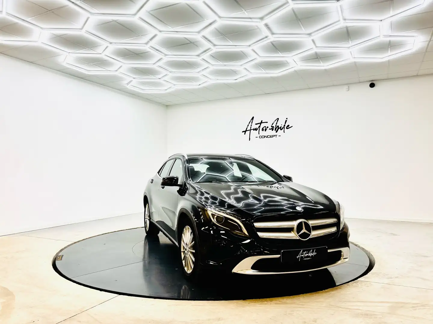 Mercedes-Benz GLA 200 ✅1AN GARANTIE✅CARNET COMPLET✅CAMERA✅1ER PR Чорний - 2