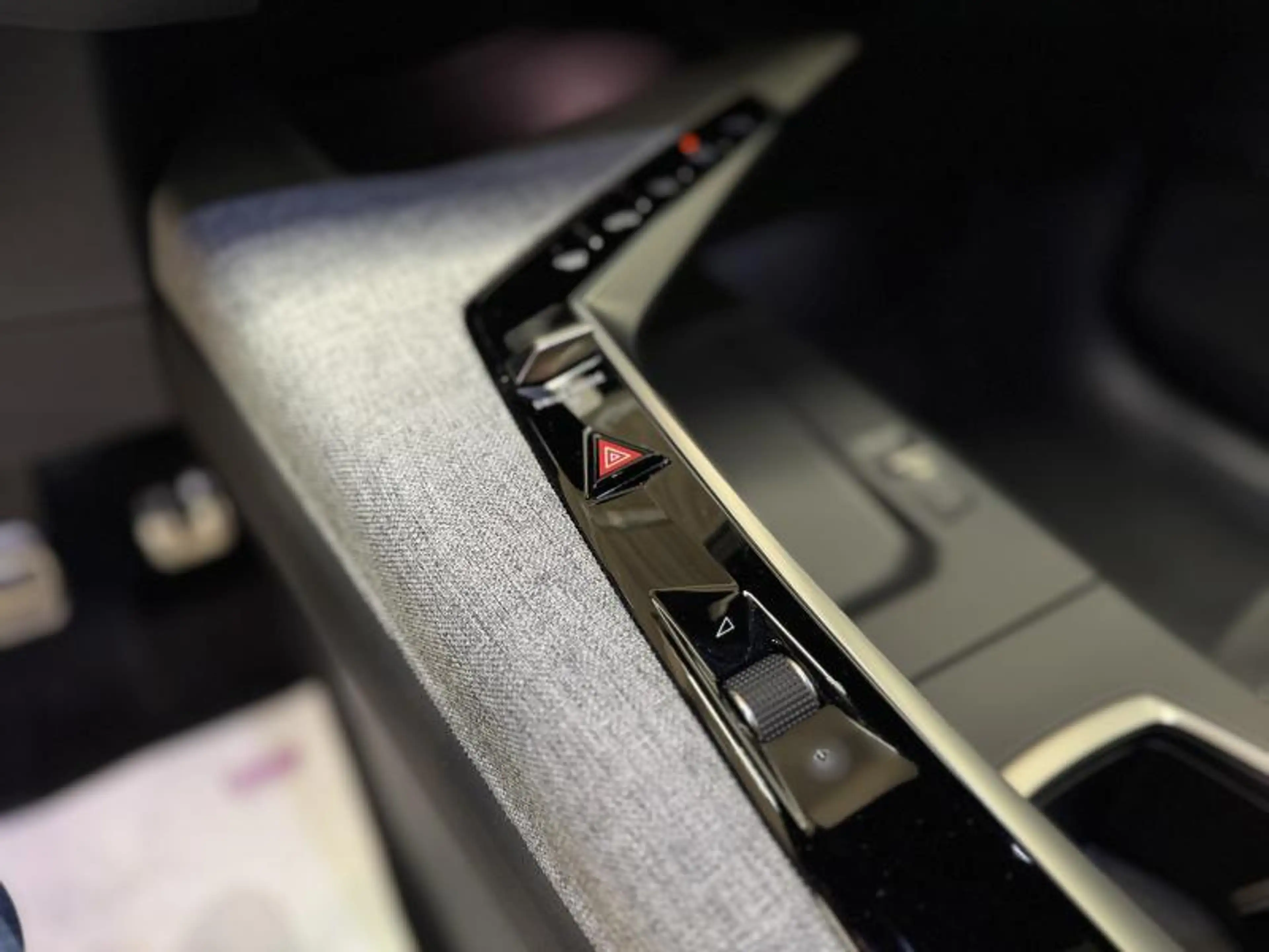 Peugeot 3008 GT 145 MHEV LED|GPS|PDC|CAMERA|ACC|CARPLAY... — photo 21