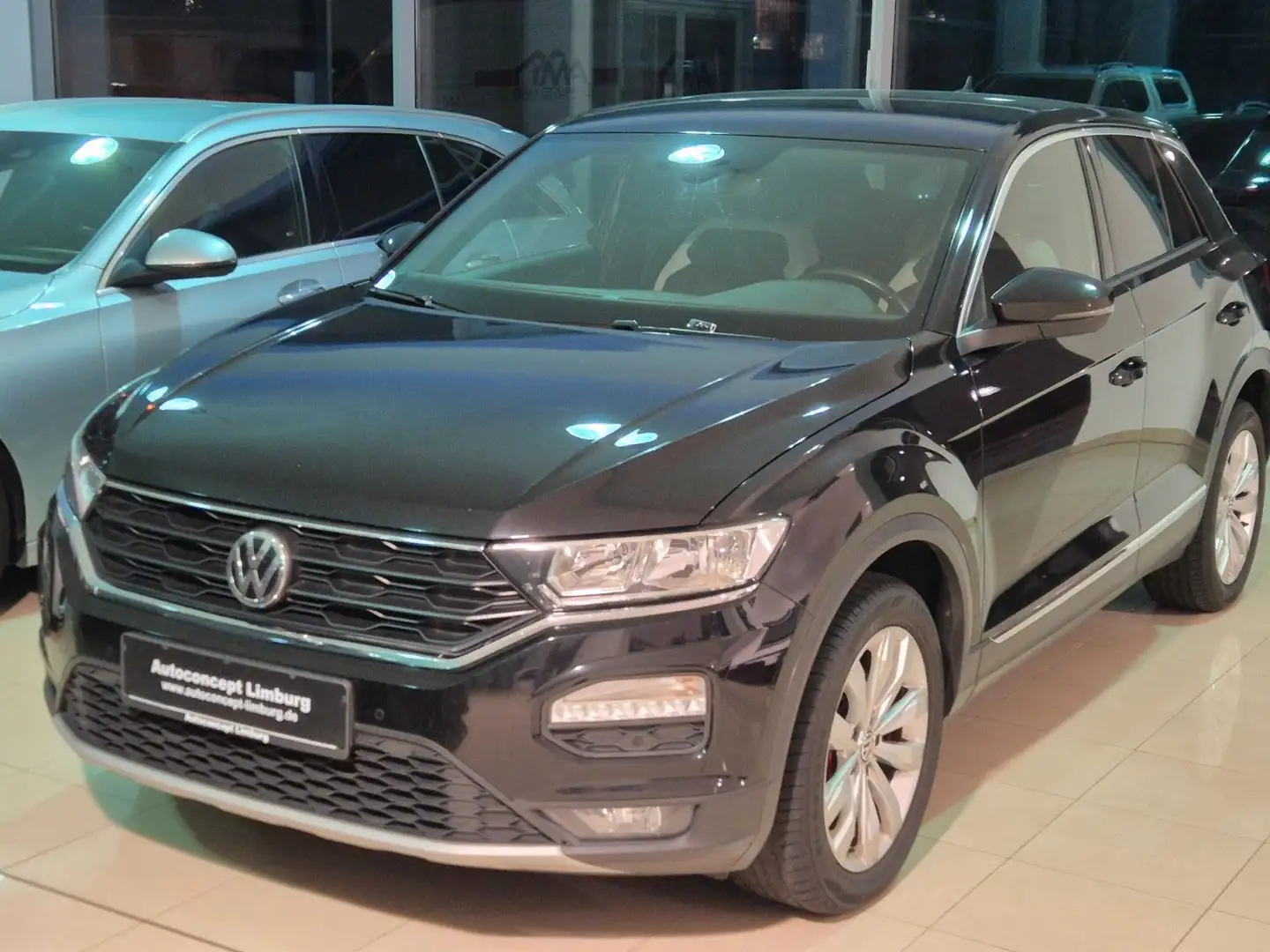 Volkswagen T-Roc 2.0TDI  Sport Noir - 2