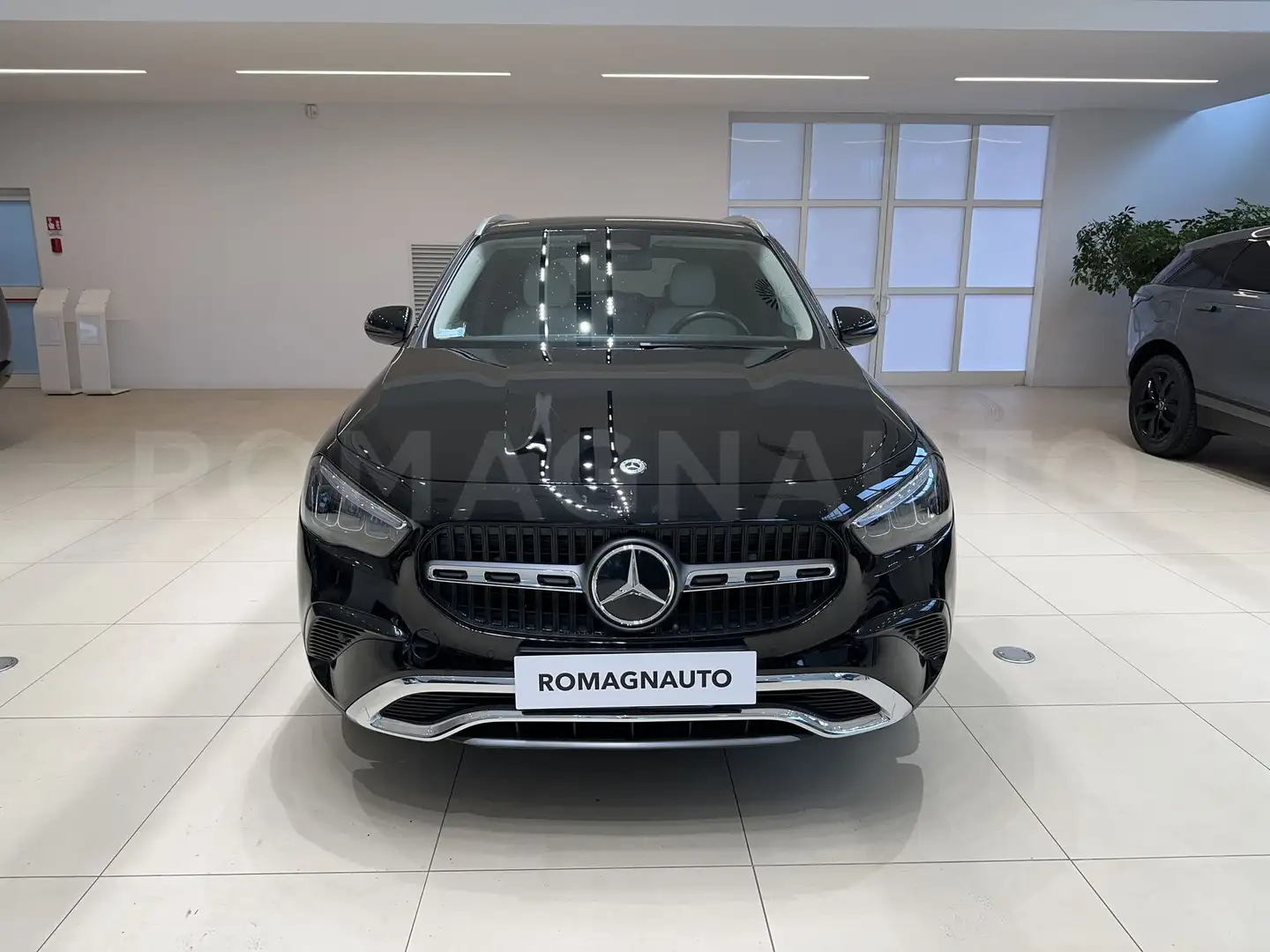 Mercedes-Benz GLA 180 GLA 180 Automatic Advanced Noir - 2