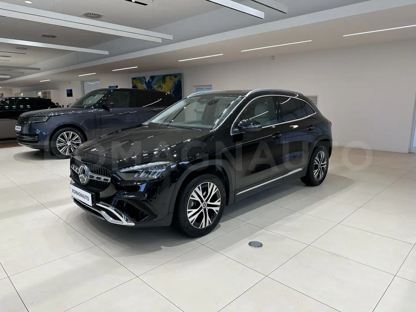 Mercedes-Benz GLA 180 GLA 180 Automatic Advanced Noir - 1