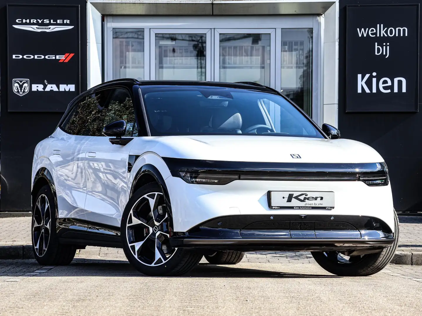 Zeekr 7X Privilege 100 kWh 534 km actieradius | Luchtvering Weiß - 1