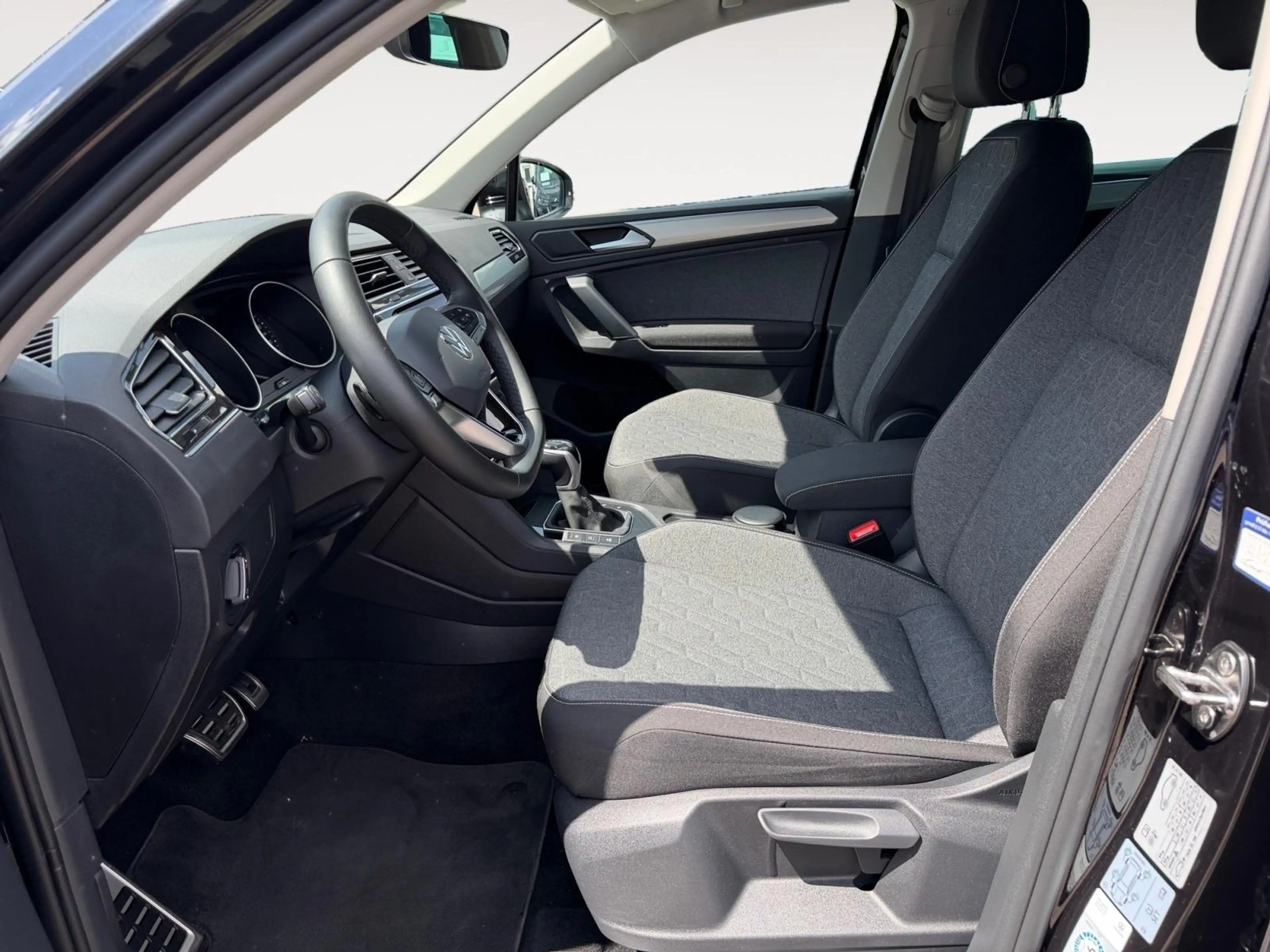 Volkswagen Tiguan 1.5 TSI Move DSG | NAVI | RFK | Cargo — photo 6