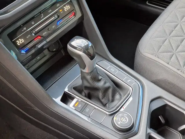Volkswagen Tiguan view 14