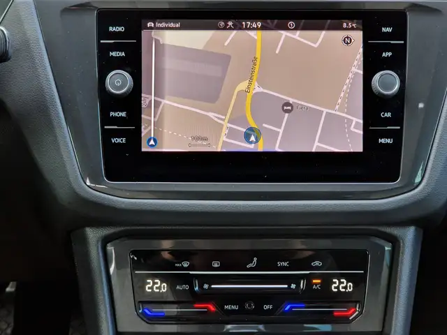 Volkswagen Tiguan view 13