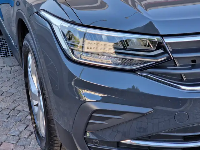 Volkswagen Tiguan view 5