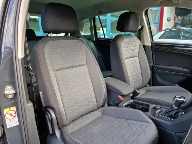 Volkswagen Tiguan view 9