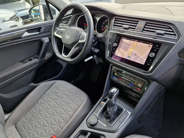 Volkswagen Tiguan view 8