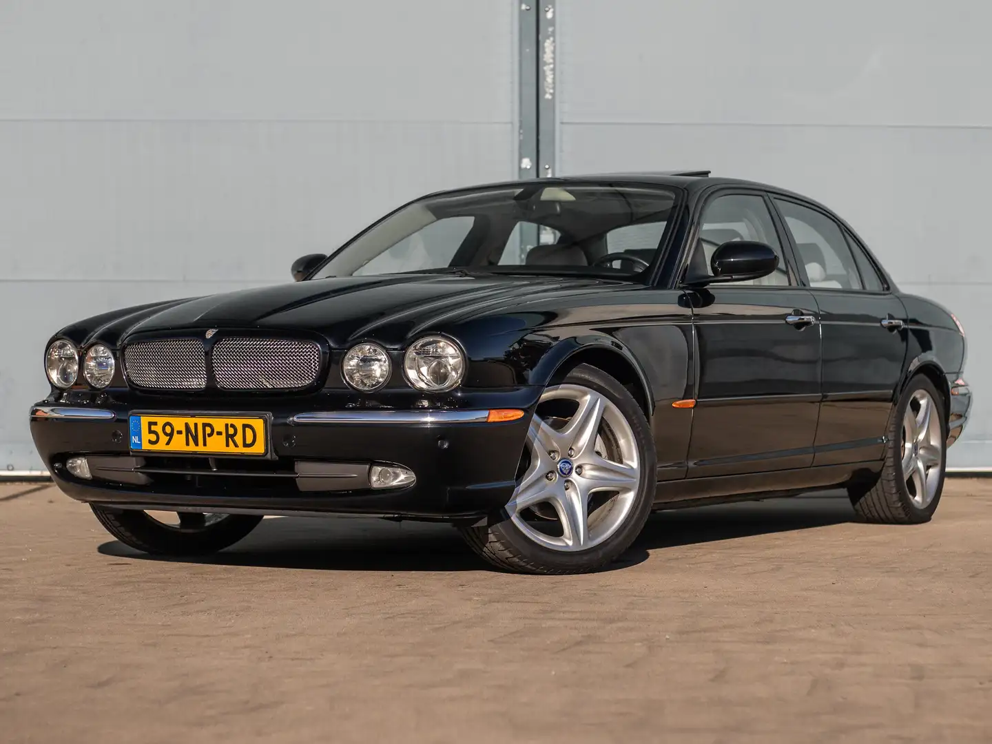 Jaguar XJ 3.5 V8 Executive Negro - 1