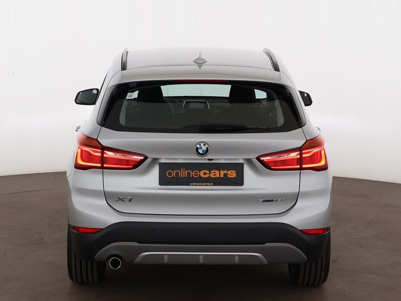 BMW X1 sDrive16d Sport Line Aut LED NAV R-CAM SITZHZG — photo 7
