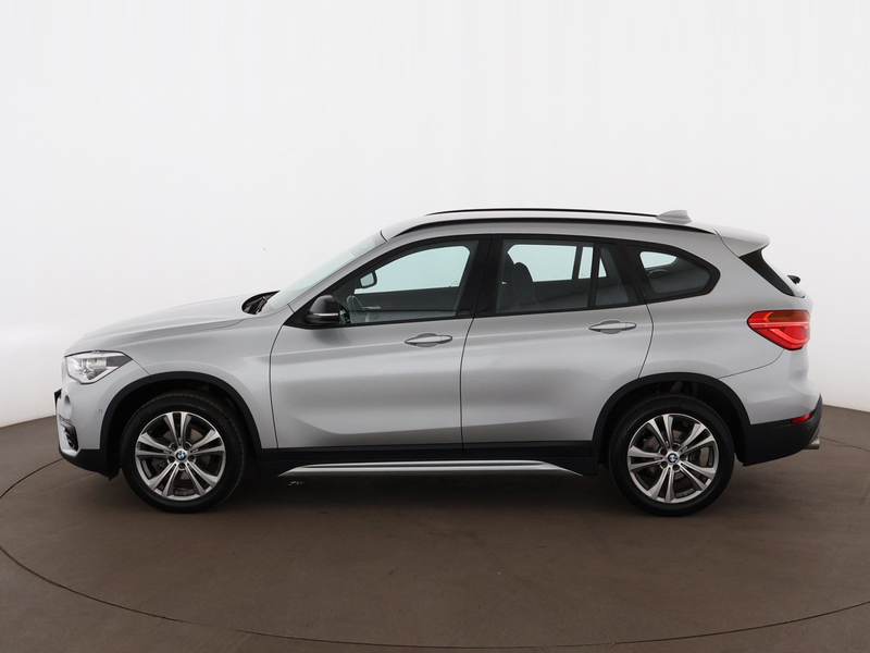 BMW X1 sDrive16d Sport Line Aut LED NAV R-CAM SITZHZG — photo 5