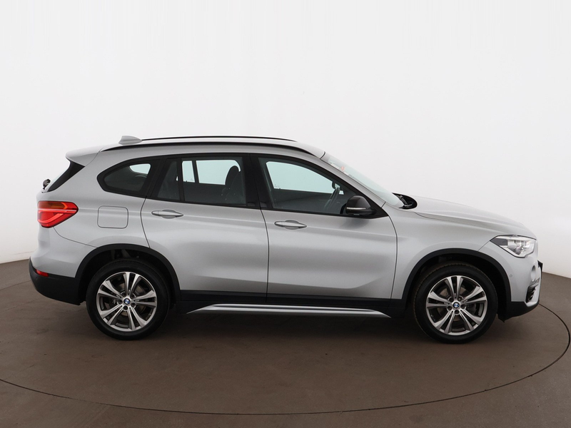 BMW X1 sDrive16d Sport Line Aut LED NAV R-CAM SITZHZG — photo 9