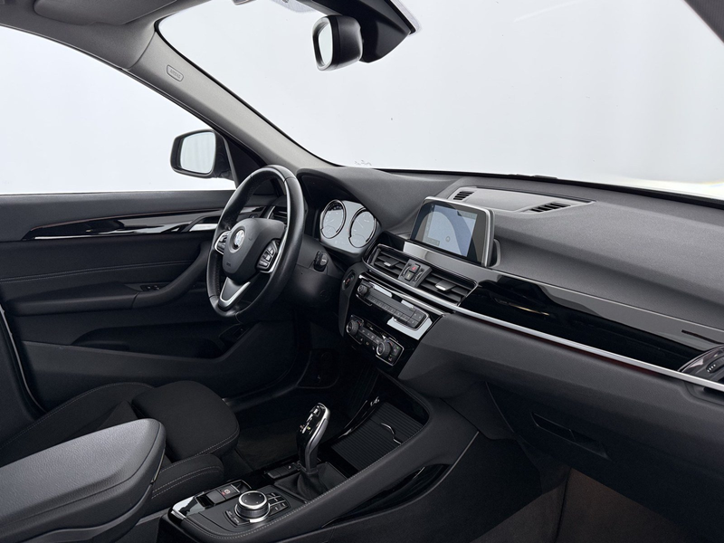 BMW X1 sDrive16d Sport Line Aut LED NAV R-CAM SITZHZG — photo 15