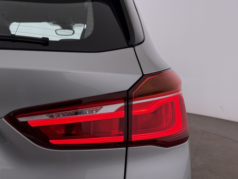 BMW X1 sDrive16d Sport Line Aut LED NAV R-CAM SITZHZG — photo 11