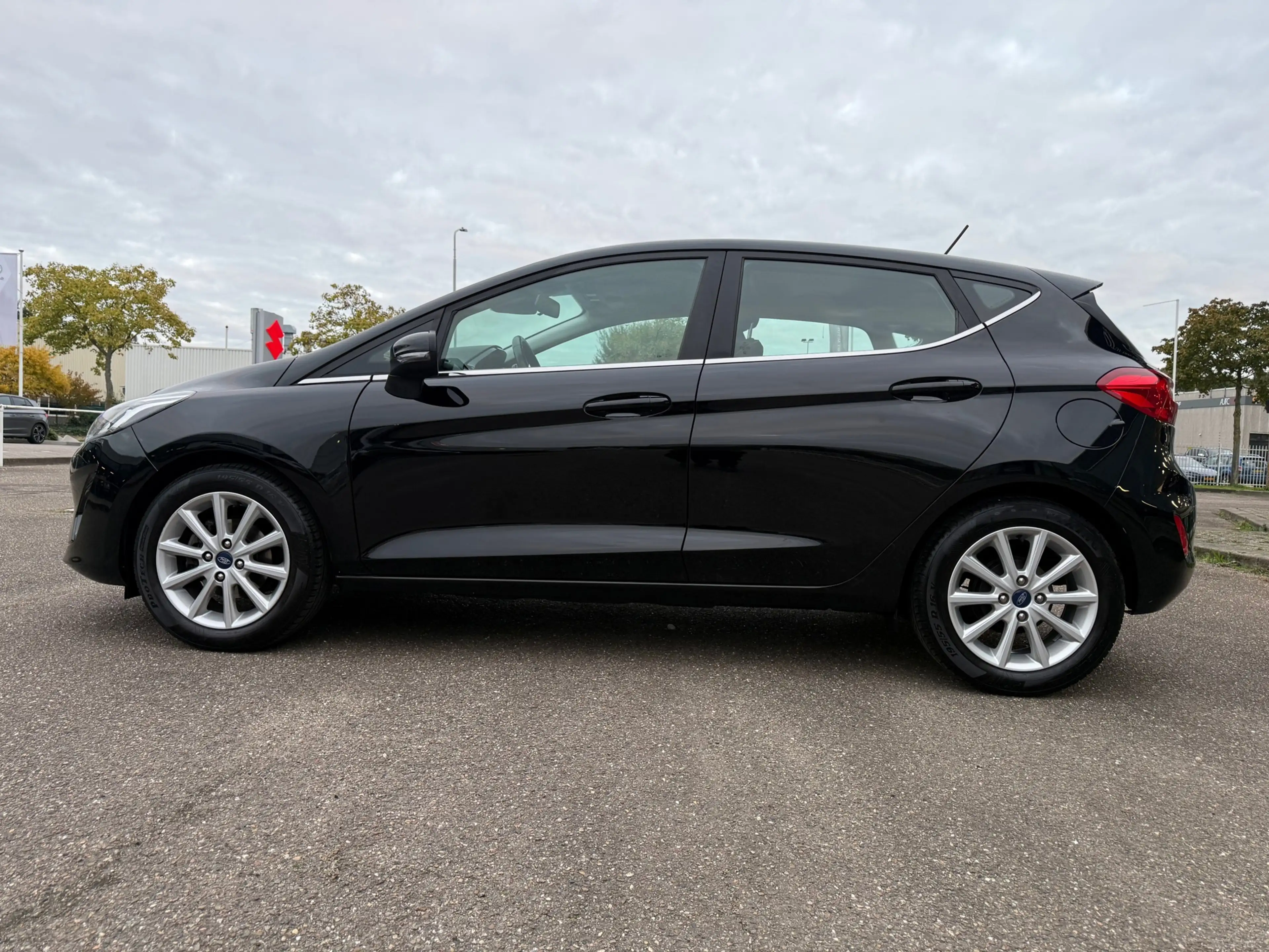 Ford Fiesta 1.1 Trend I 6 maanden Garantie I Parkeersensor ach — photo 2
