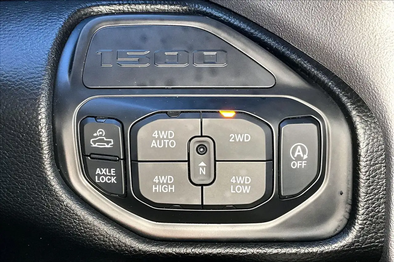 RAM 1500 снимка RAM 1500