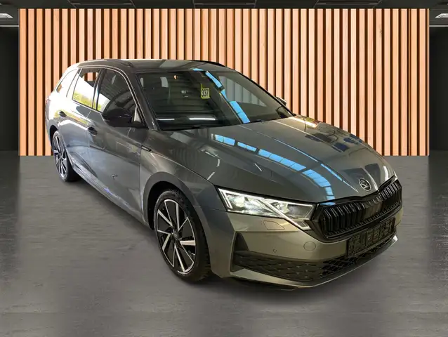 Skoda Octavia view 4