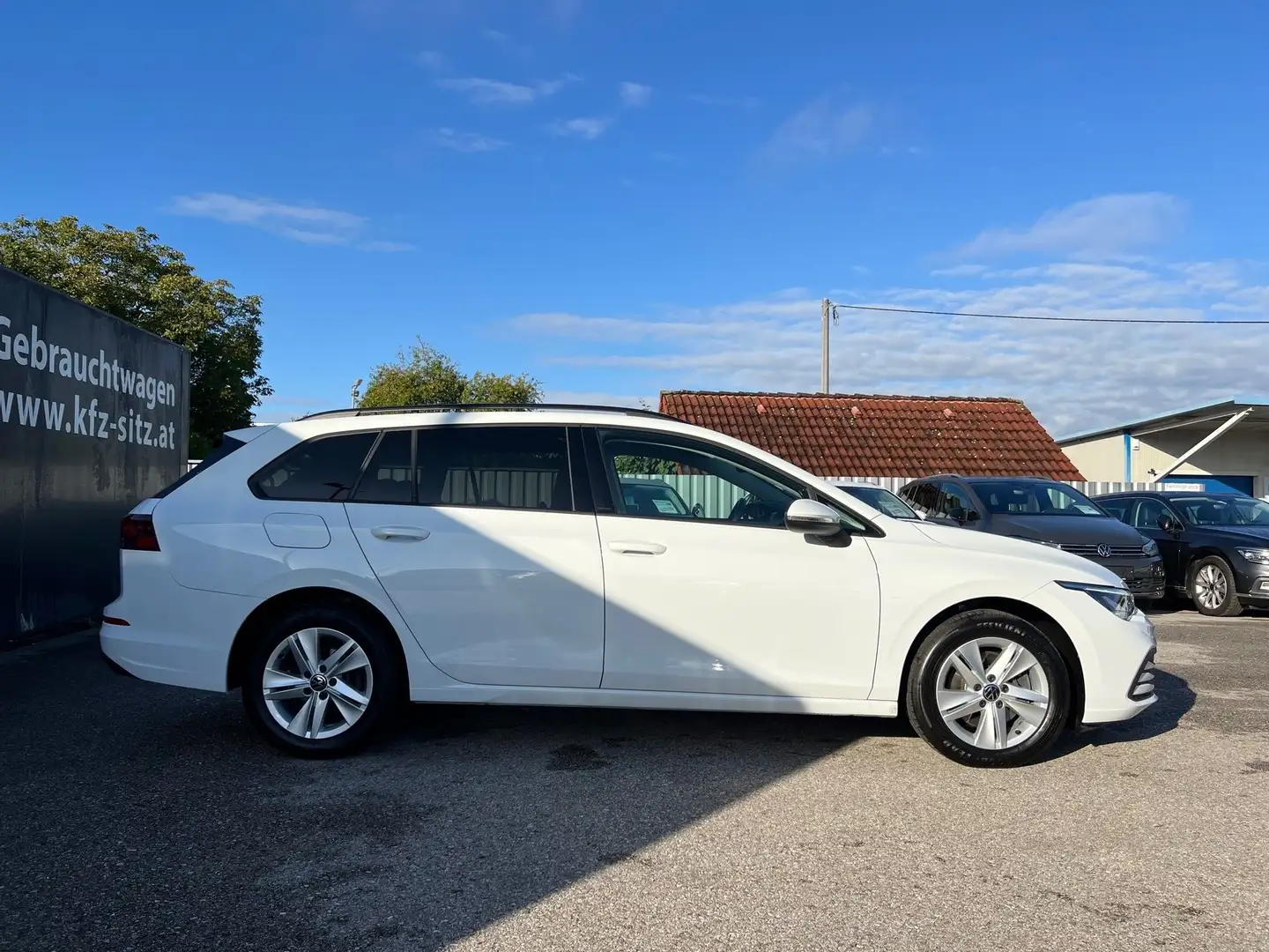 Volkswagen Golf Variant 2,0 TDI Life DSG | NP: €40.600 Weiß - 2