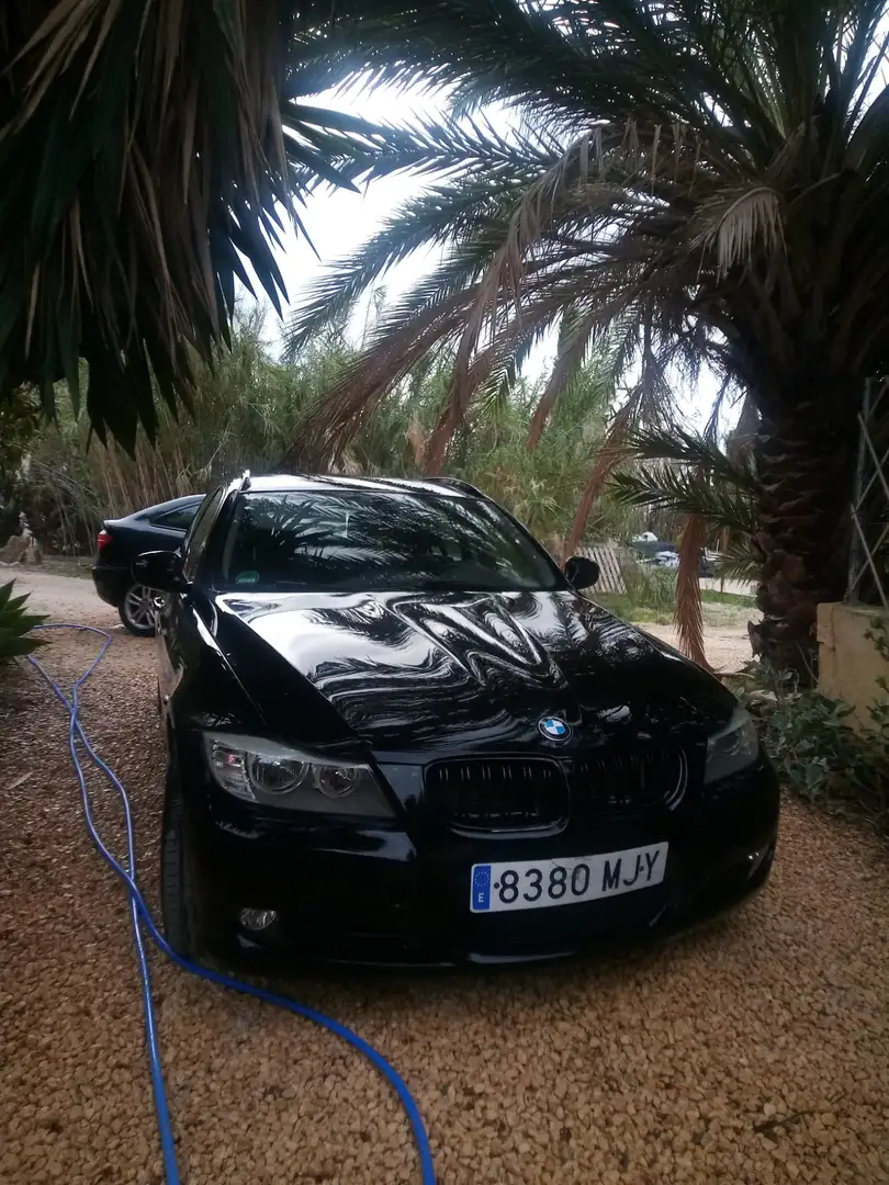 BMW 318 318dA Touring Negro - 2