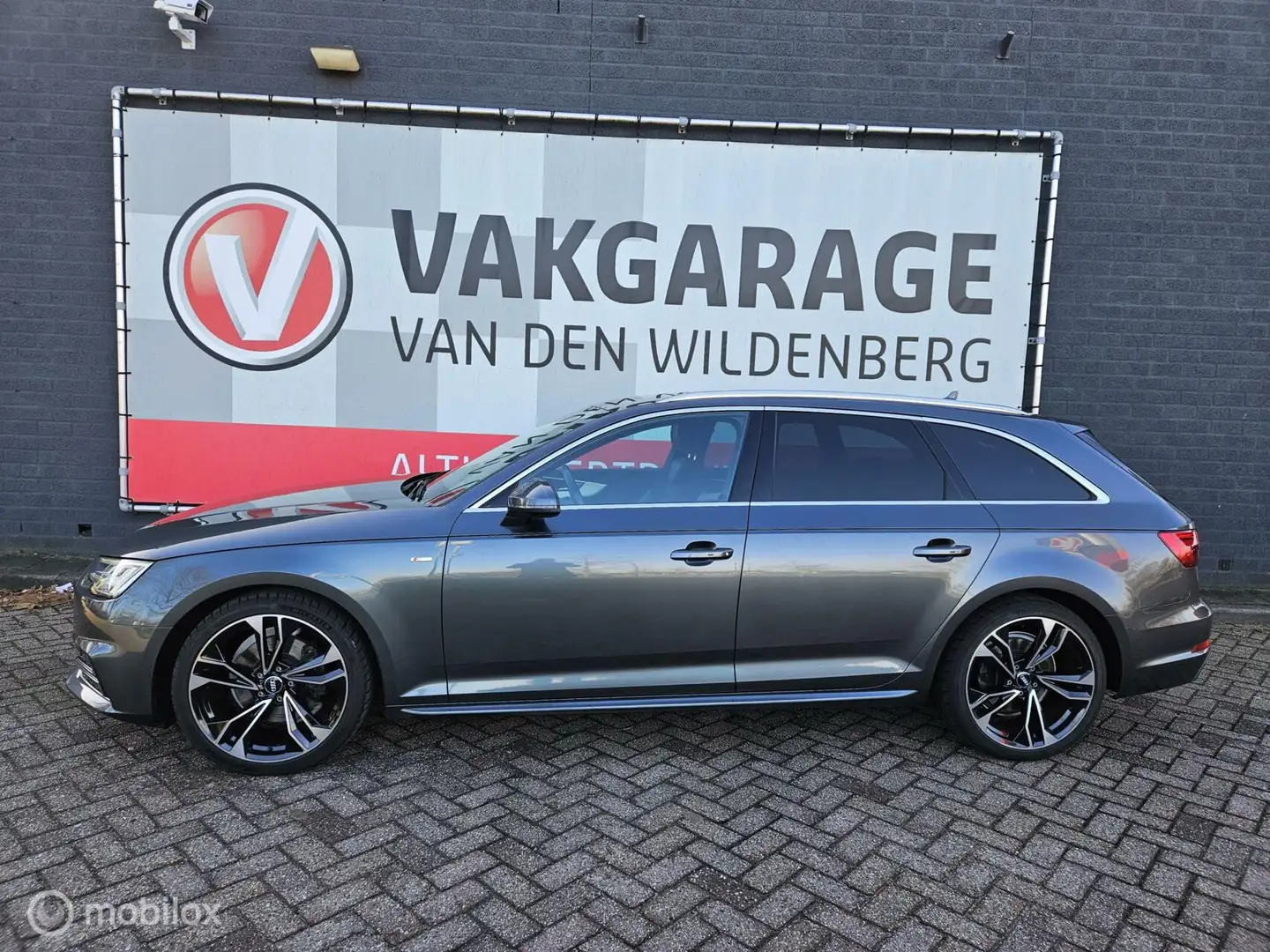 Audi A4 Avant 2.0 TFSI ultra Sport Pro Line S Grijs - 2