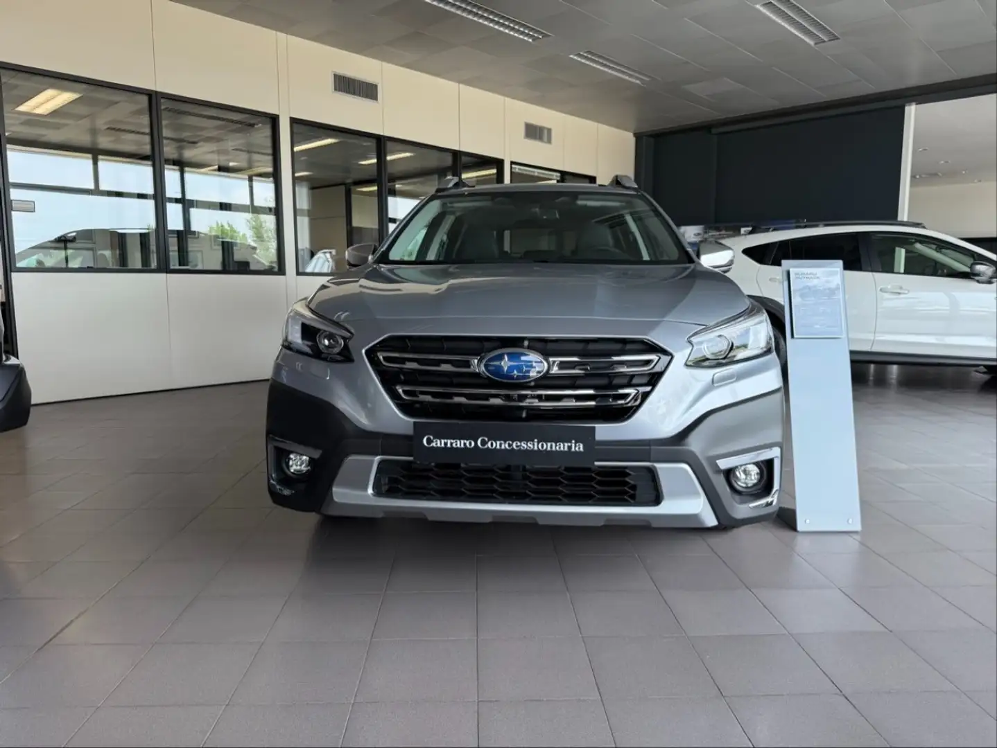 Subaru OUTBACK 2.5 Lineartronic PREMIUM Silver - 2