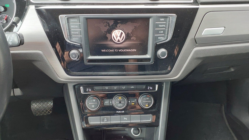 Volkswagen Touran 1.6 TDI BlueMotionTech Comfortline — photo 12