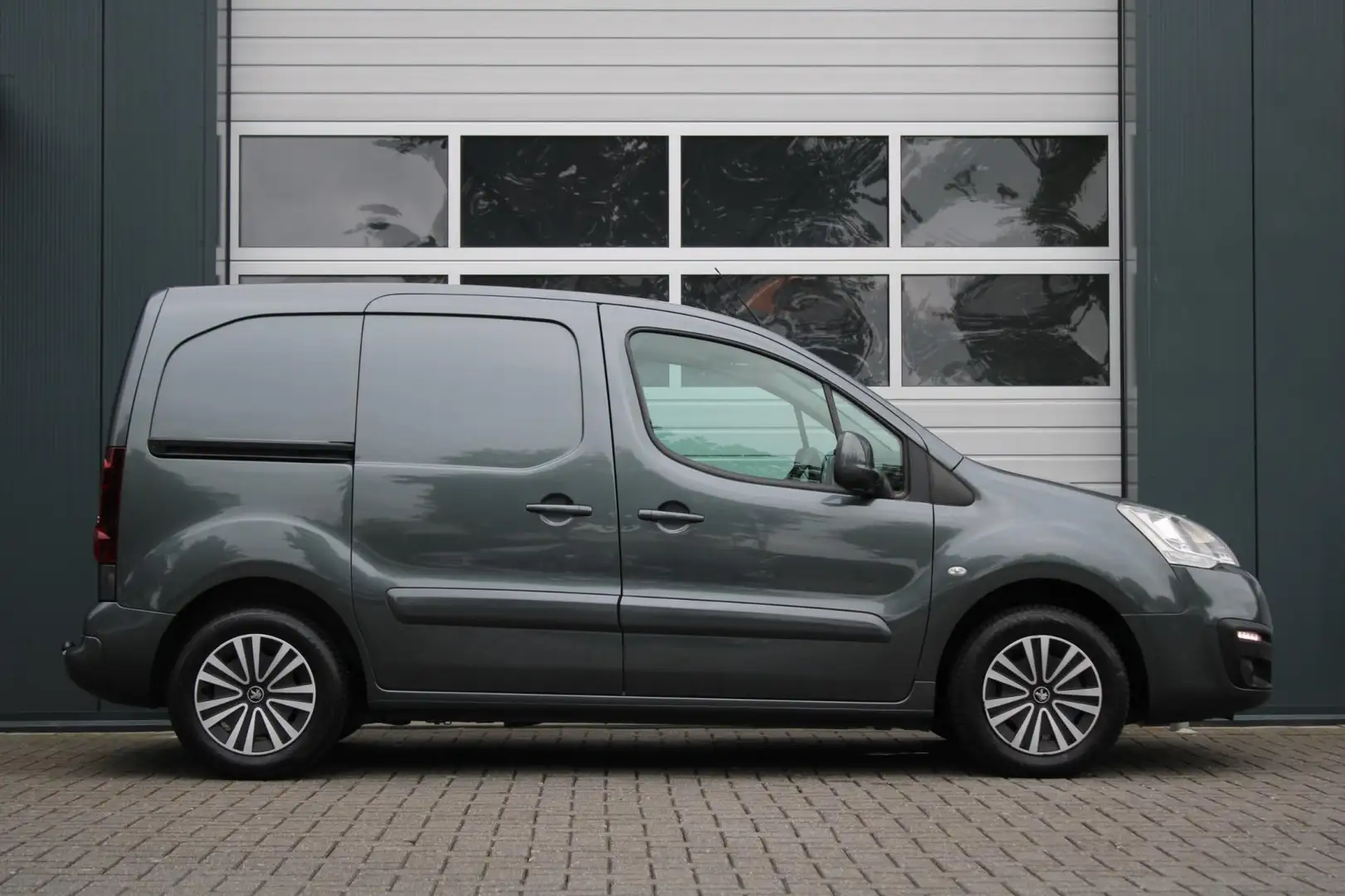 Peugeot Partner 120 1.6 BlueHDi 100 L1 Premium Pack S&S Automaat A - 2