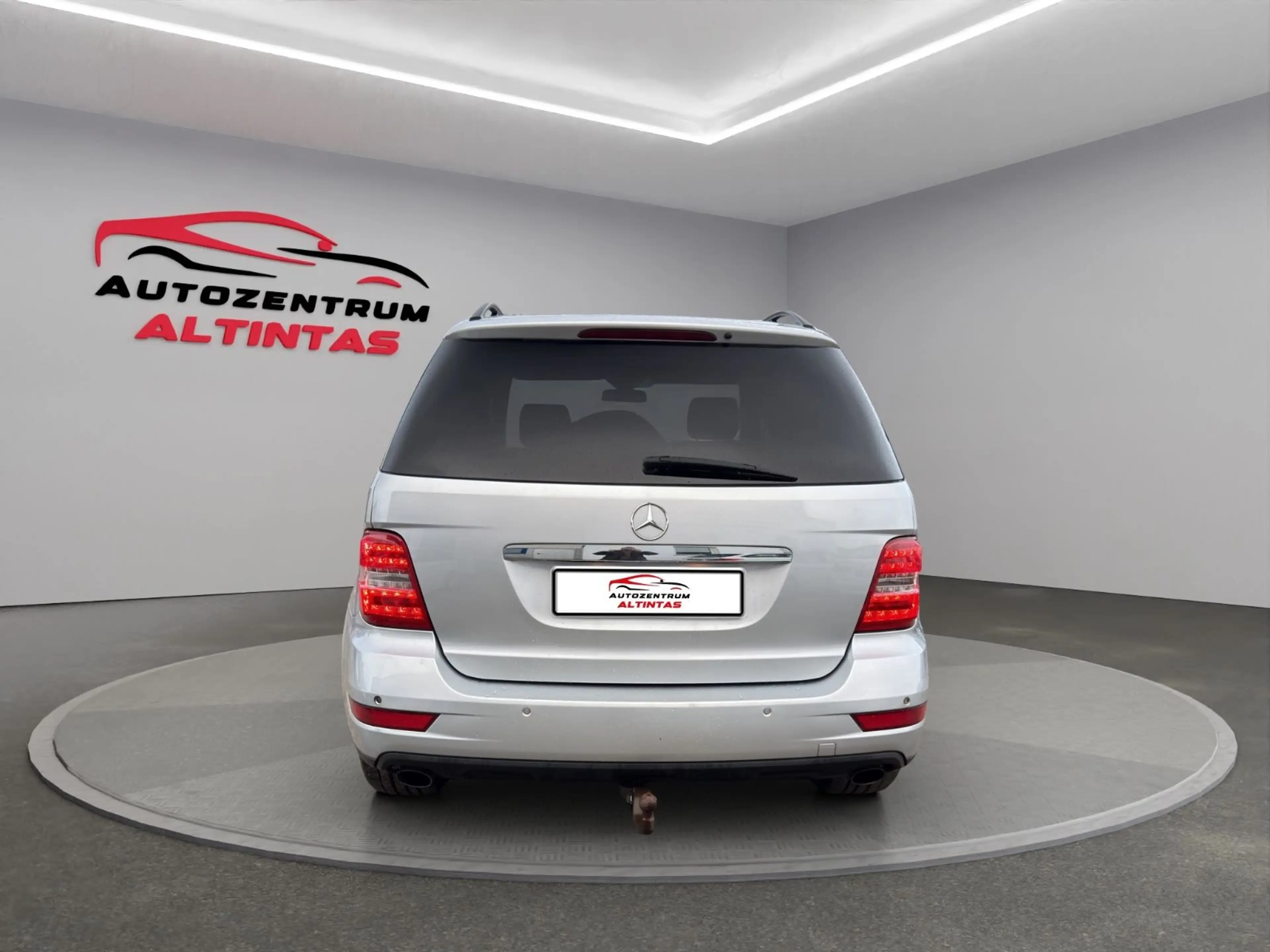 Mercedes-Benz ML 300 CDI BlueE*FACELIFT*SHD*NAVI*XEN*AHK*LEDER — photo 6