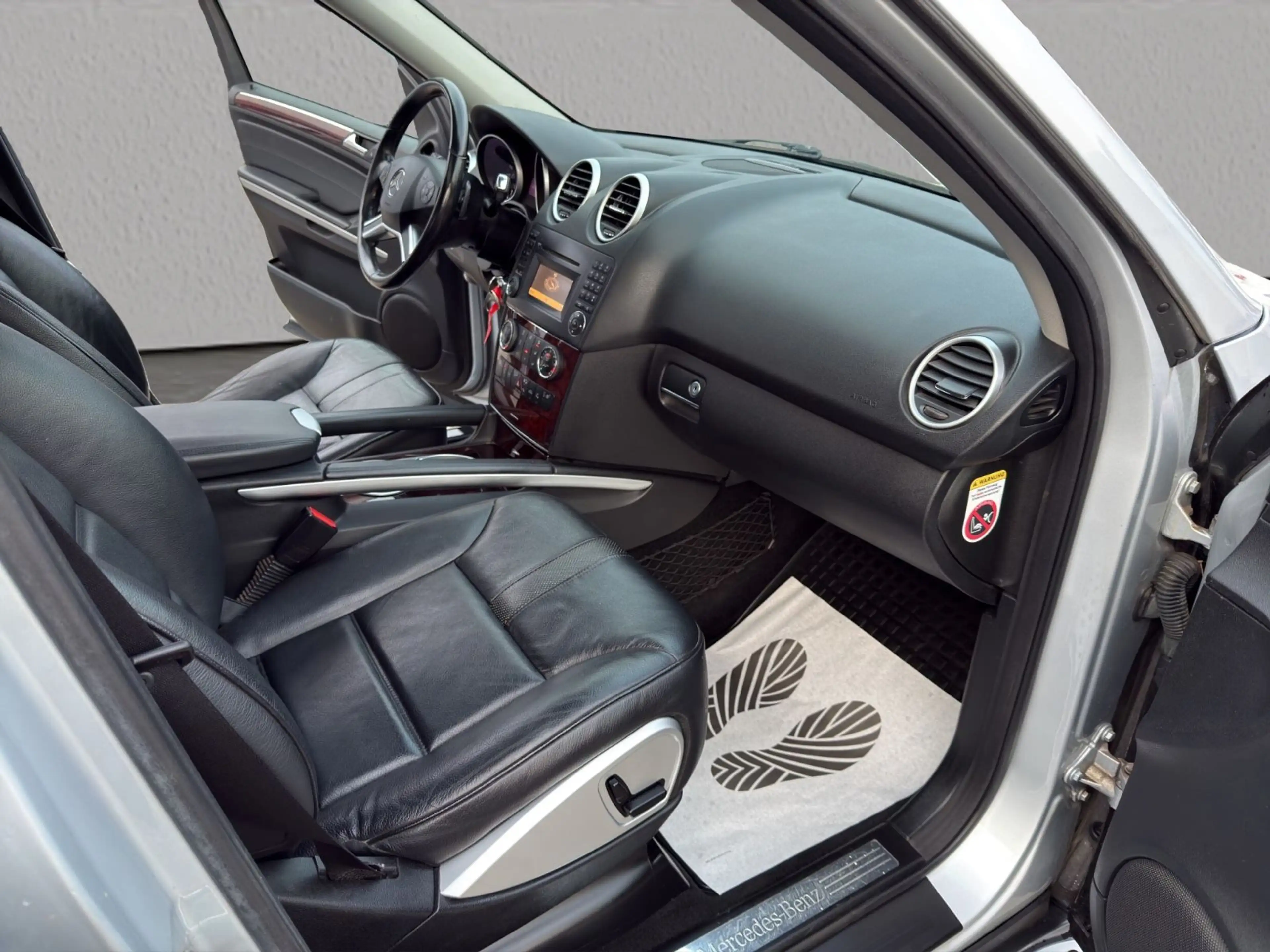 Mercedes-Benz ML 300 CDI BlueE*FACELIFT*SHD*NAVI*XEN*AHK*LEDER — photo 11