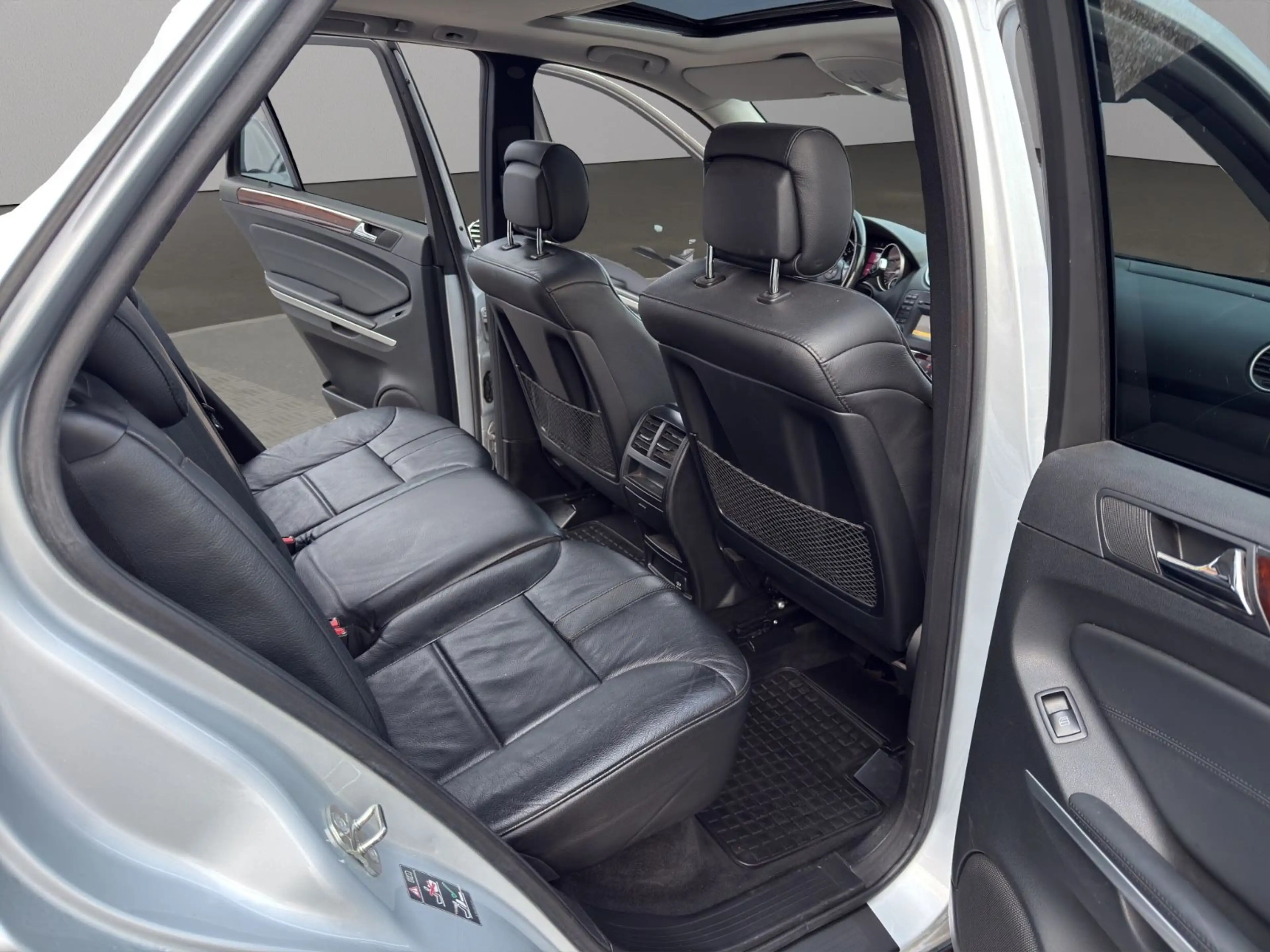 Mercedes-Benz ML 300 CDI BlueE*FACELIFT*SHD*NAVI*XEN*AHK*LEDER — photo 12