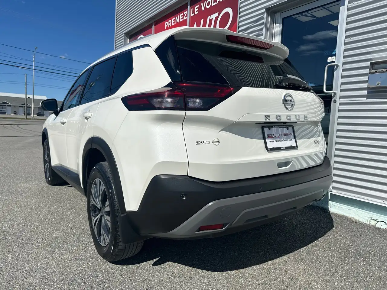 Nissan Rogue снимка Nissan Rogue
