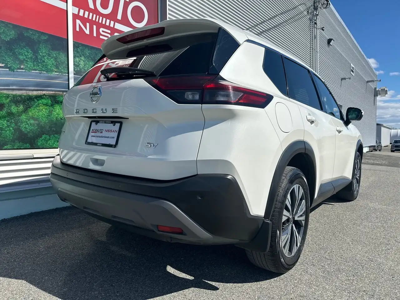 Nissan Rogue снимка Nissan Rogue