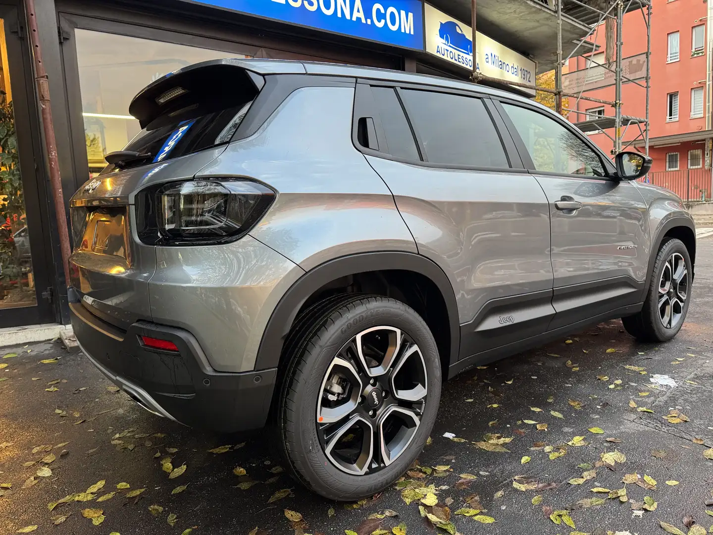 Jeep Avenger Avenger 1.2 turbo Summit 100cv KM ZERO ITALIANA!! Gris - 2