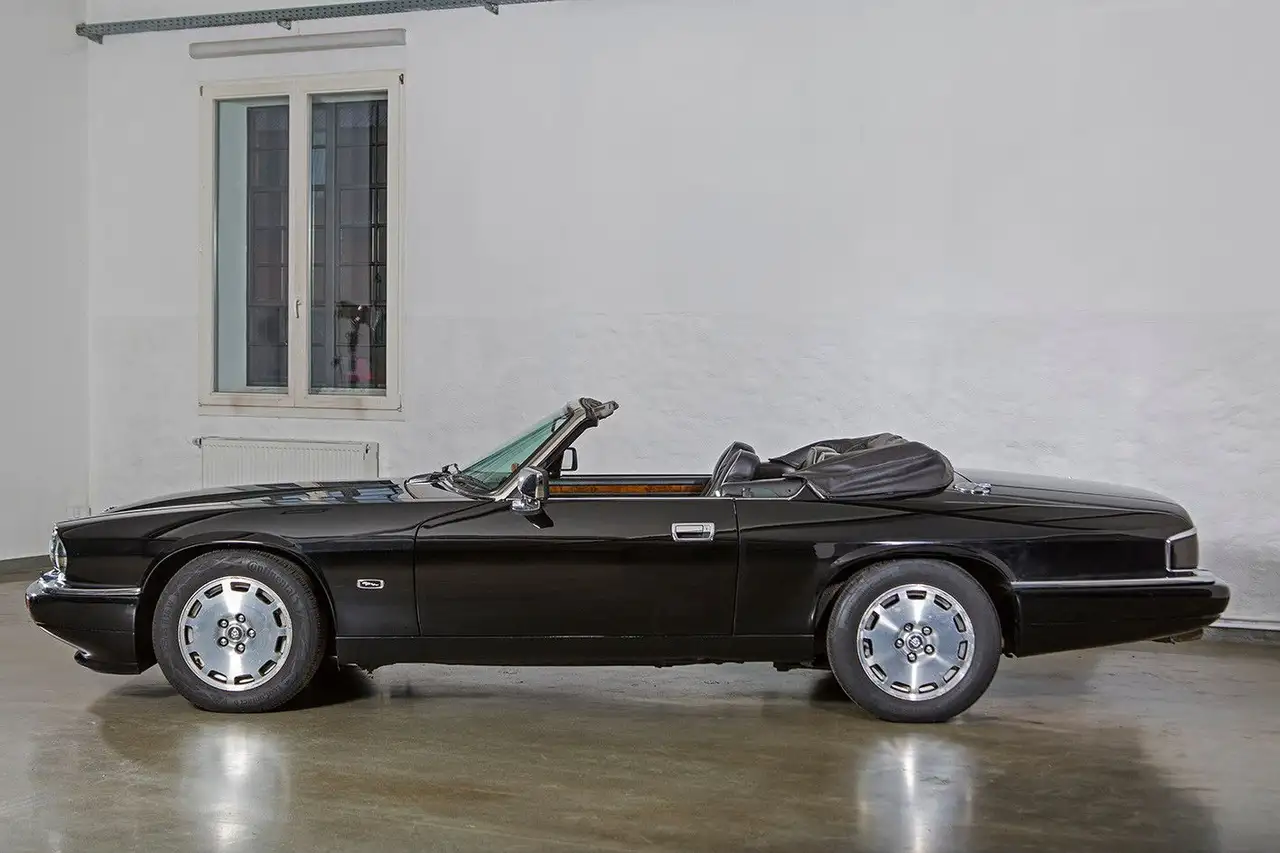 Jaguar XJS 4.0 Cabrio, Schwarz/Schwarz, foto 2